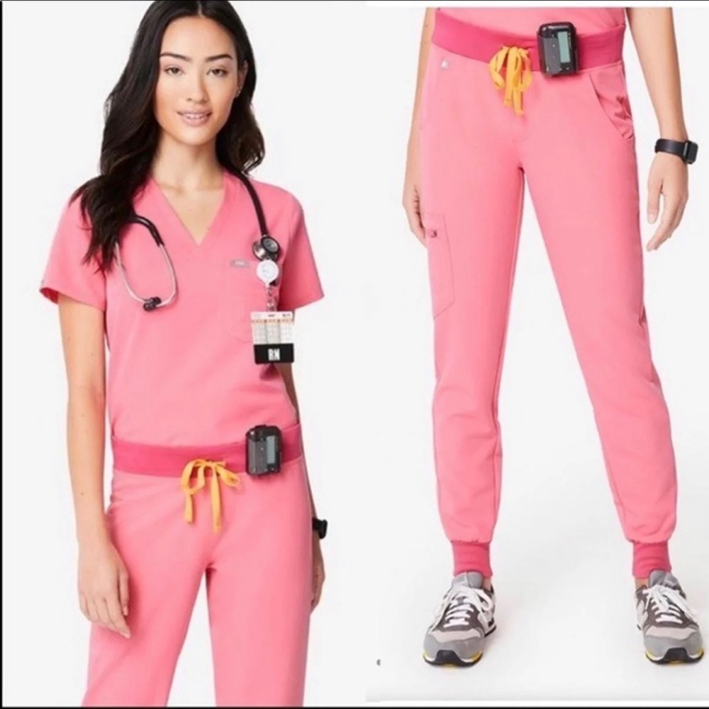 Figs neon pink set small petite